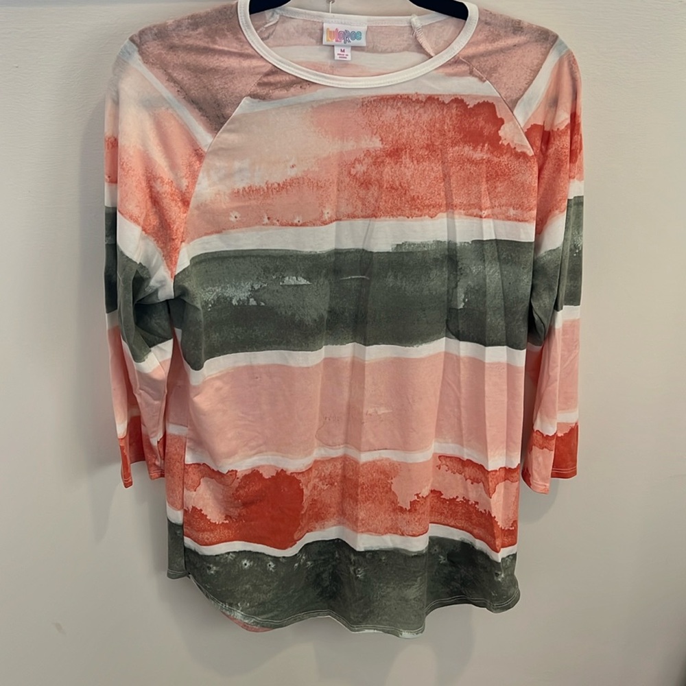 LuLaRoe Randy raglan tee